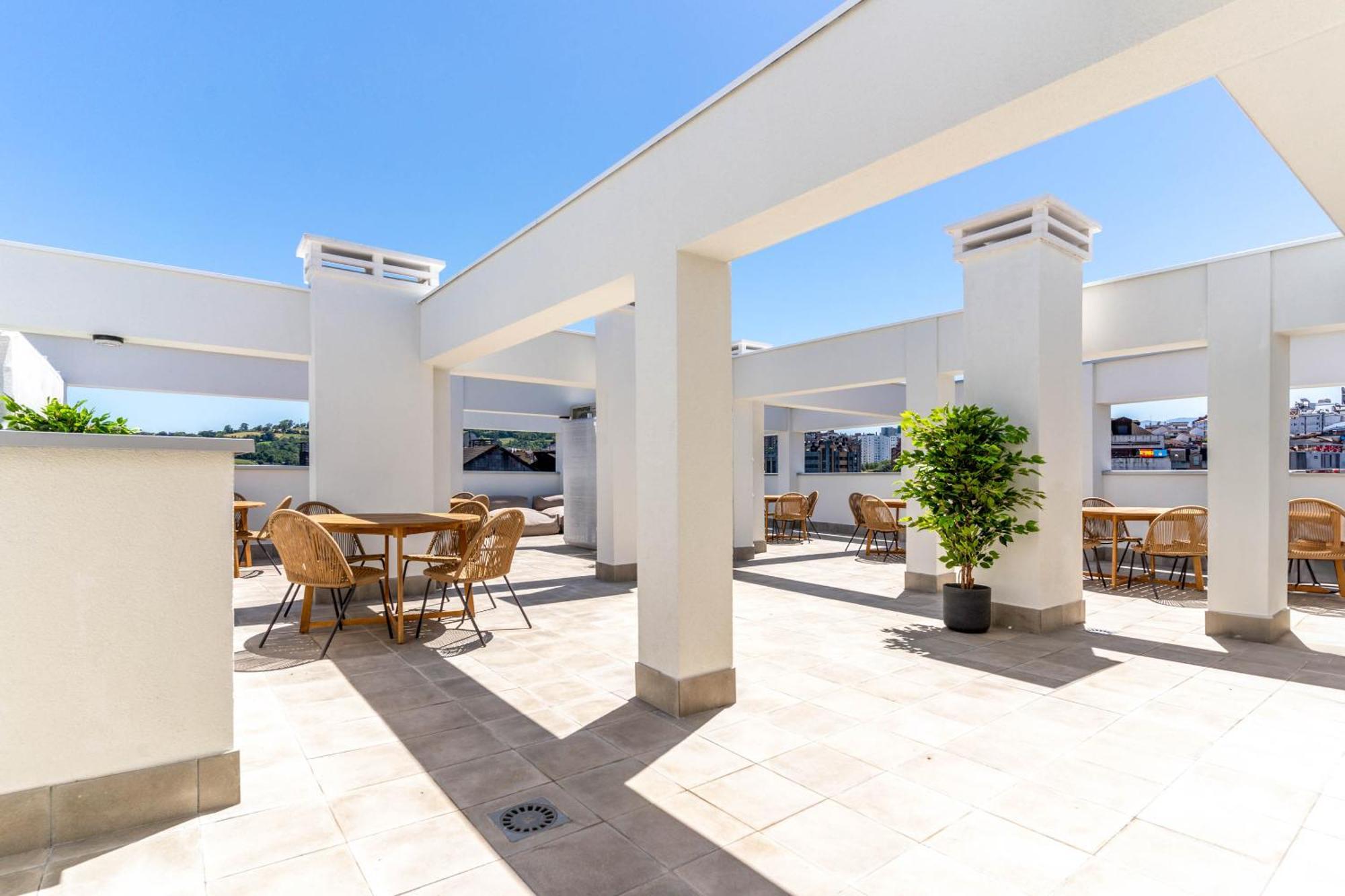 Limehome Oviedo Calle Postigo Bajo Bagian luar foto