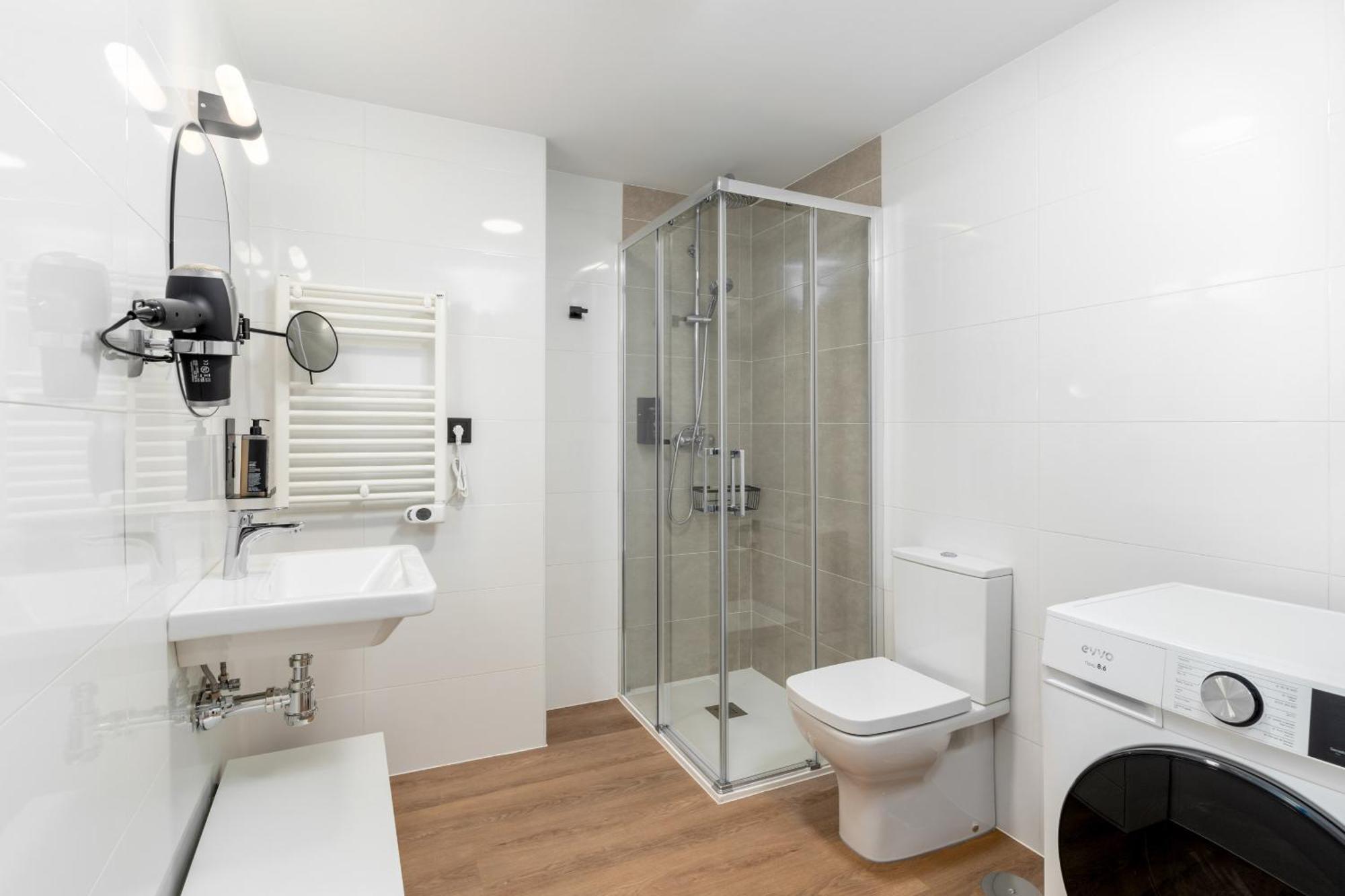 Limehome Oviedo Calle Postigo Bajo Bagian luar foto