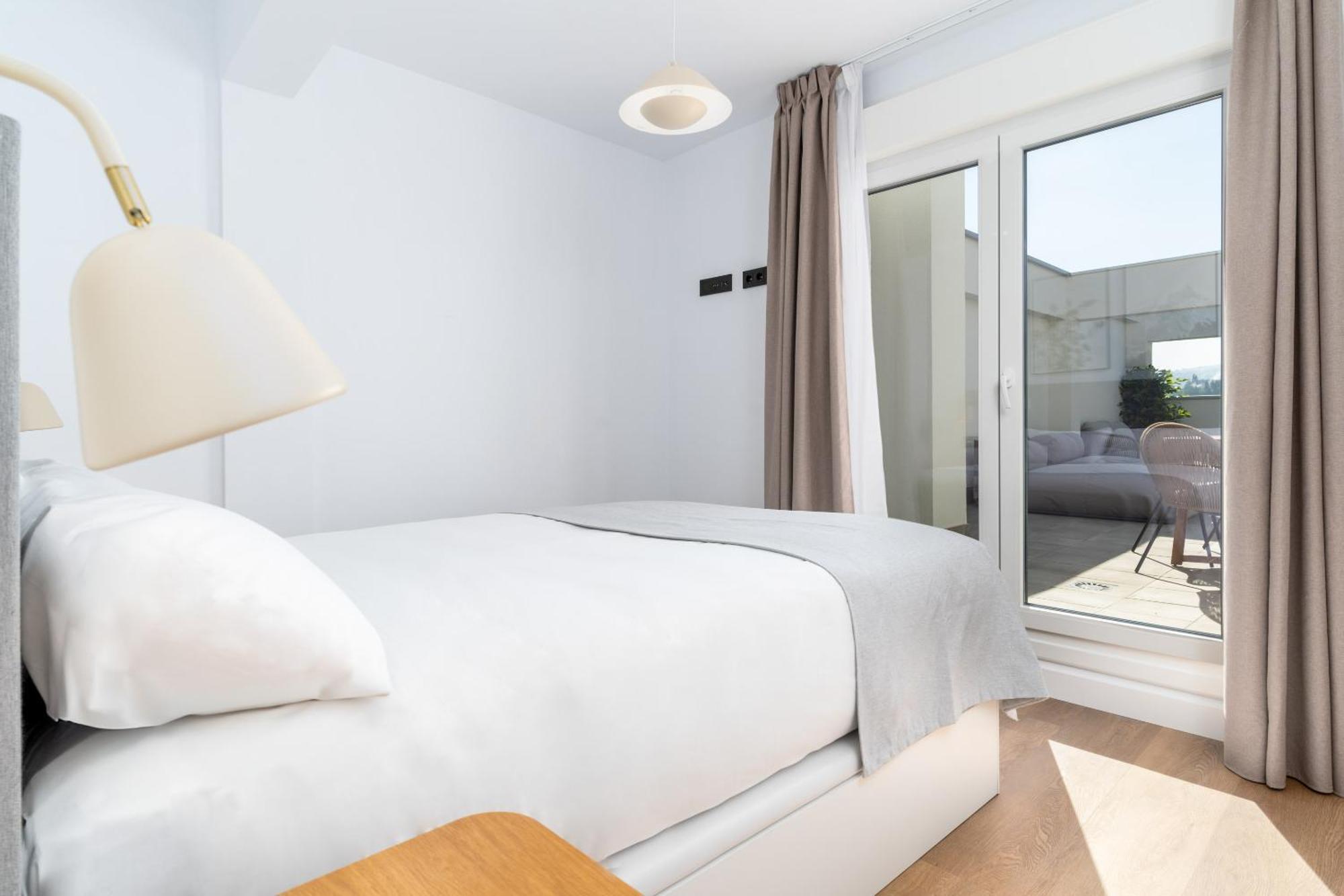 Limehome Oviedo Calle Postigo Bajo Bagian luar foto